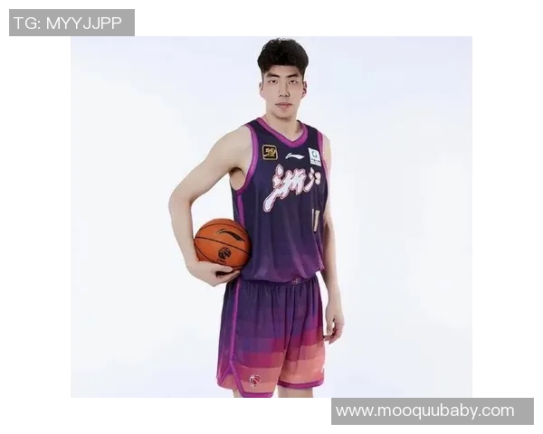 余嘉豪的奋斗历程与成长故事揭示了年轻一代的梦想与坚持